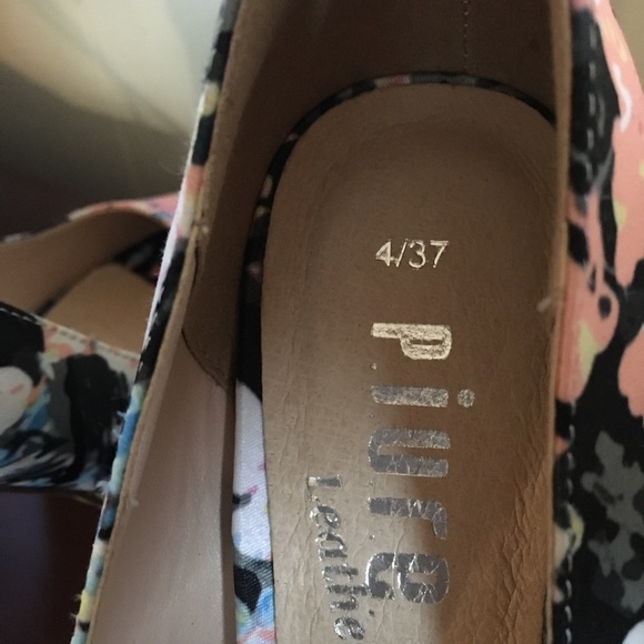 Pure leather heels - Picture 2 of 2